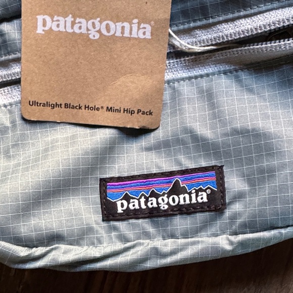 Patagonia Ultralight , Black Hole Mini Hip Bag, NWT! - Picture 5 of 8